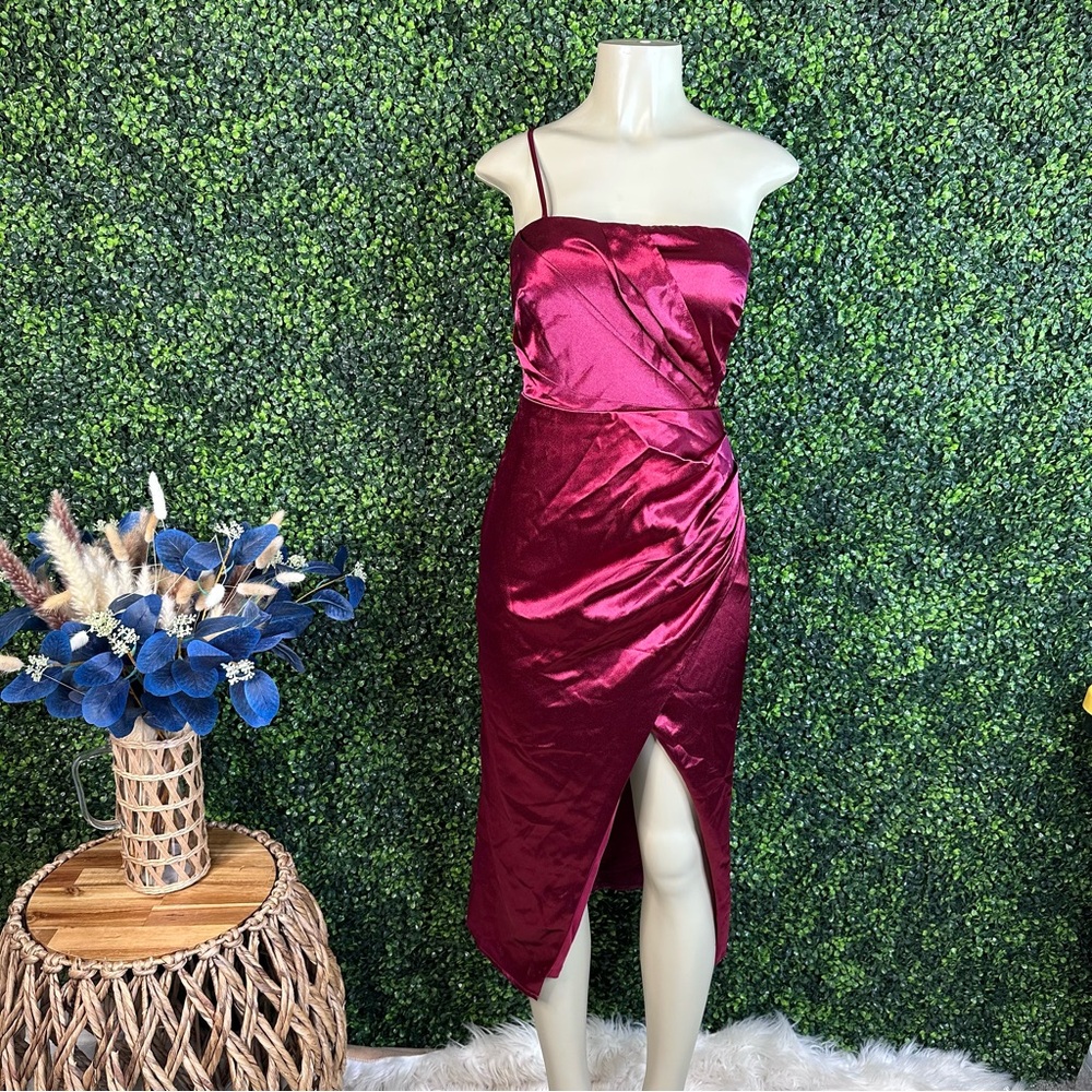 Lulu's wine burgundy One Shoulder strap Ruched Cocktail side slit Dress nwot